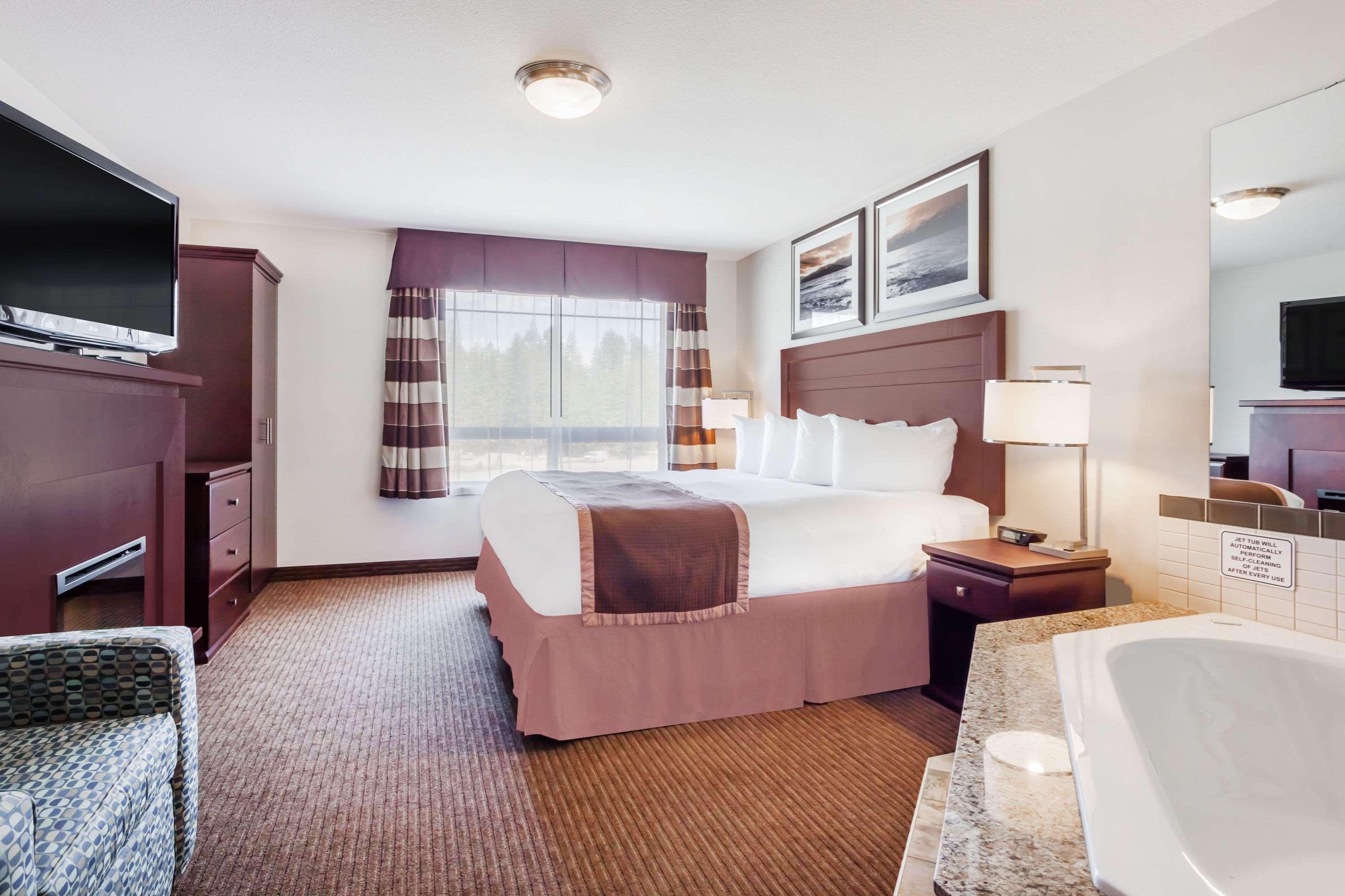 Hotel Ramada By Wyndham Creston Exterior foto