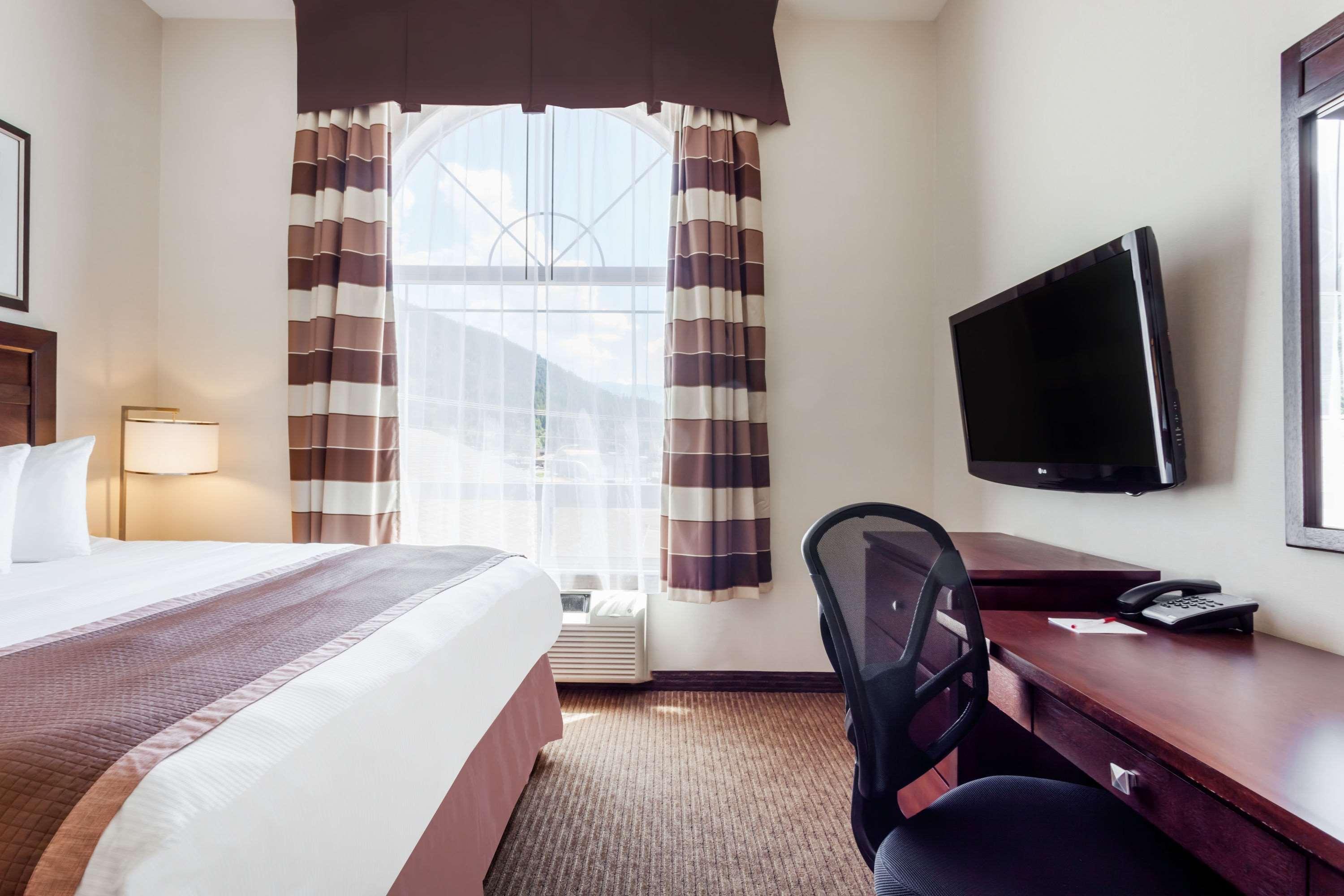 Hotel Ramada By Wyndham Creston Exterior foto