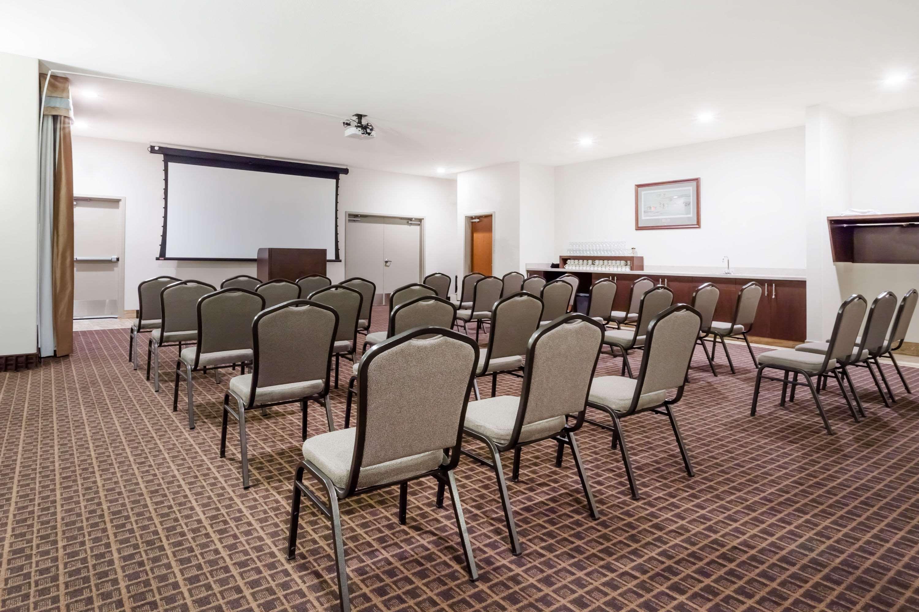 Hotel Ramada By Wyndham Creston Exterior foto