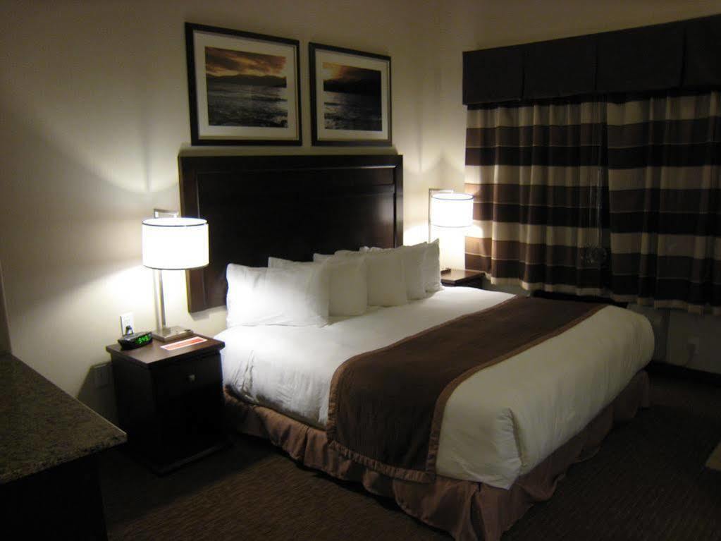 Hotel Ramada By Wyndham Creston Exterior foto